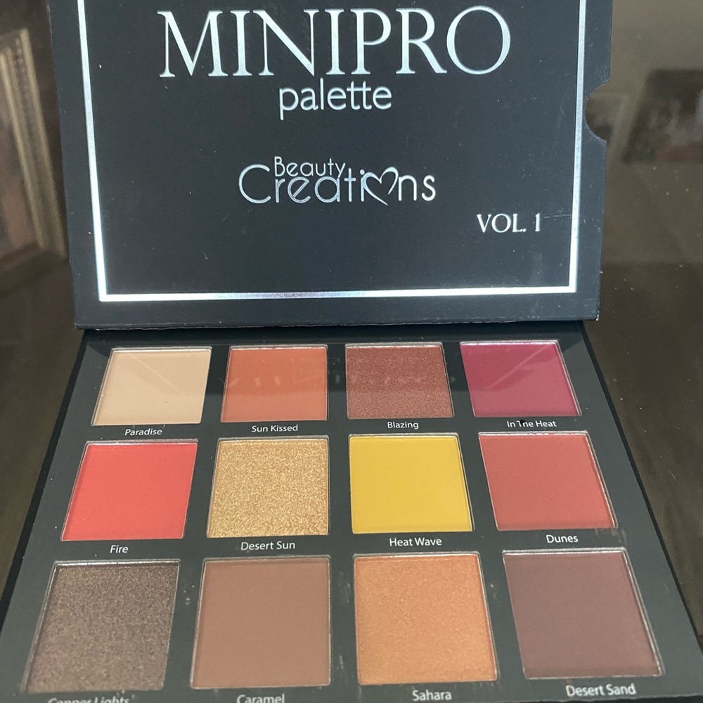 Beauty Creations Mini Palette